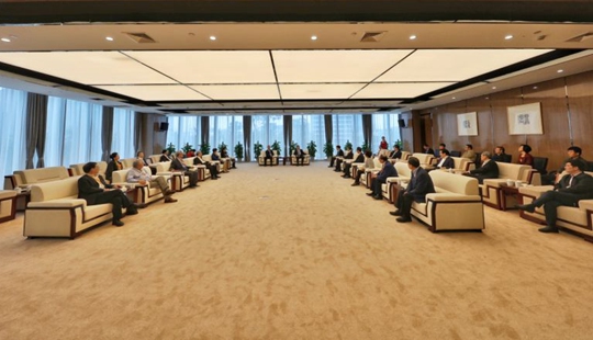 �Č����cɣ���l(w��i)��(hu��)Ҋ����(hu��)���e