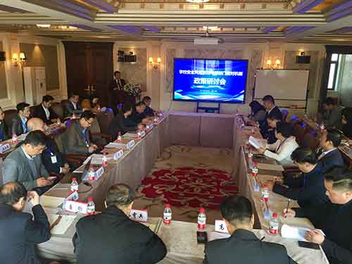 �粿�T(li��n)�Ϯa(ch��n)�W(xu��)���Ƅ�(d��ng) �����W(xu��)У��ȫ�L(f��ng)�U(xi��n)���ؙC(j��)�ƺ͘�(bi��o)��(zh��n)