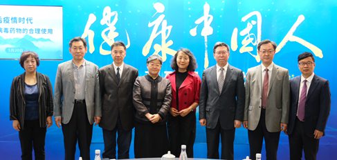 ���e����