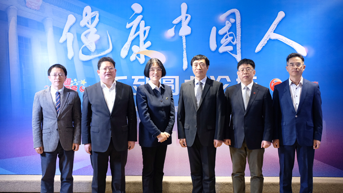 ���r���W(xu��)У�l(w��i)���c�����������|(zh��)���l(f��)չ֮·������Փ�����e��Ӱ��ꐳ�/�z��