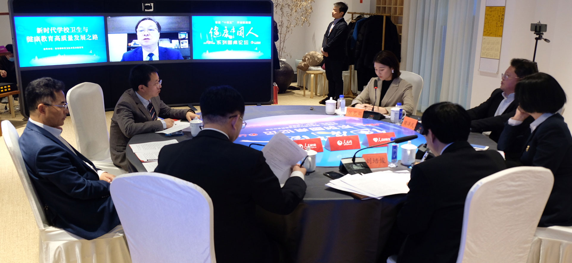 ���r���W(xu��)У�l(w��i)���c�����������|(zh��)���l(f��)չ֮·������Փ���F(xi��n)���D�c�ļ�ҕ�l�B���D��ꐳ�/�z��