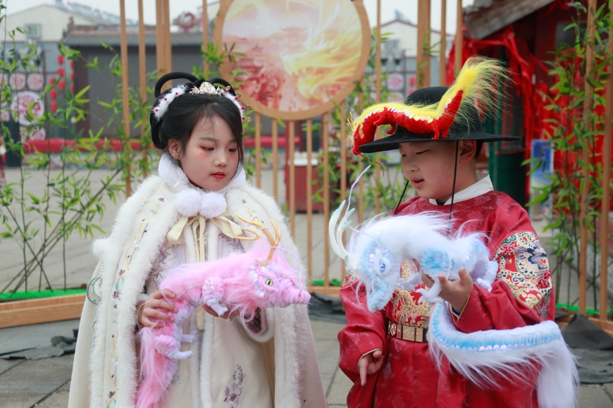 �����عųǾ��^(q��)����λС����չʾ�������������W(w��ng)ӛ�� ��־�h(yu��n)�z