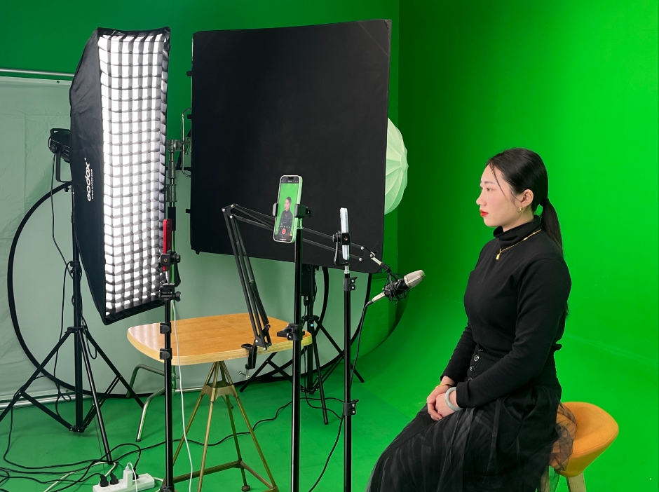 ���Ĵ�ʡ���X�h��һλ���������ھGĻǰ���ҕ�l���������(f��)��������W(w��ng) ��ѩͮ?d��ng)z