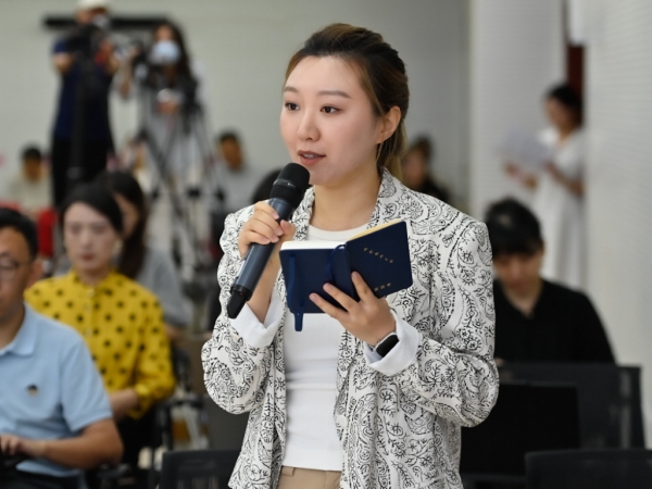 人民網(wǎng)記者提問。國家衛(wèi)生健康委供圖